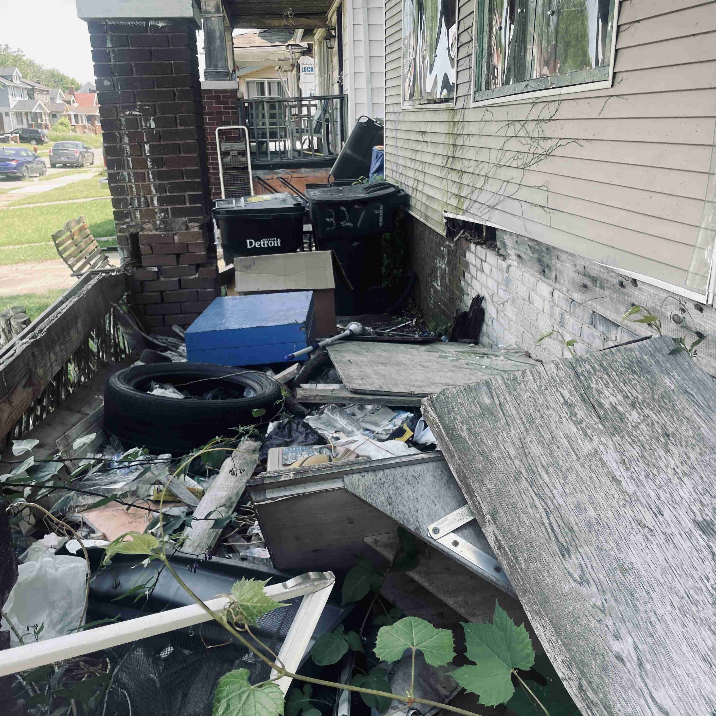 2537 Fullerton (10).jpg